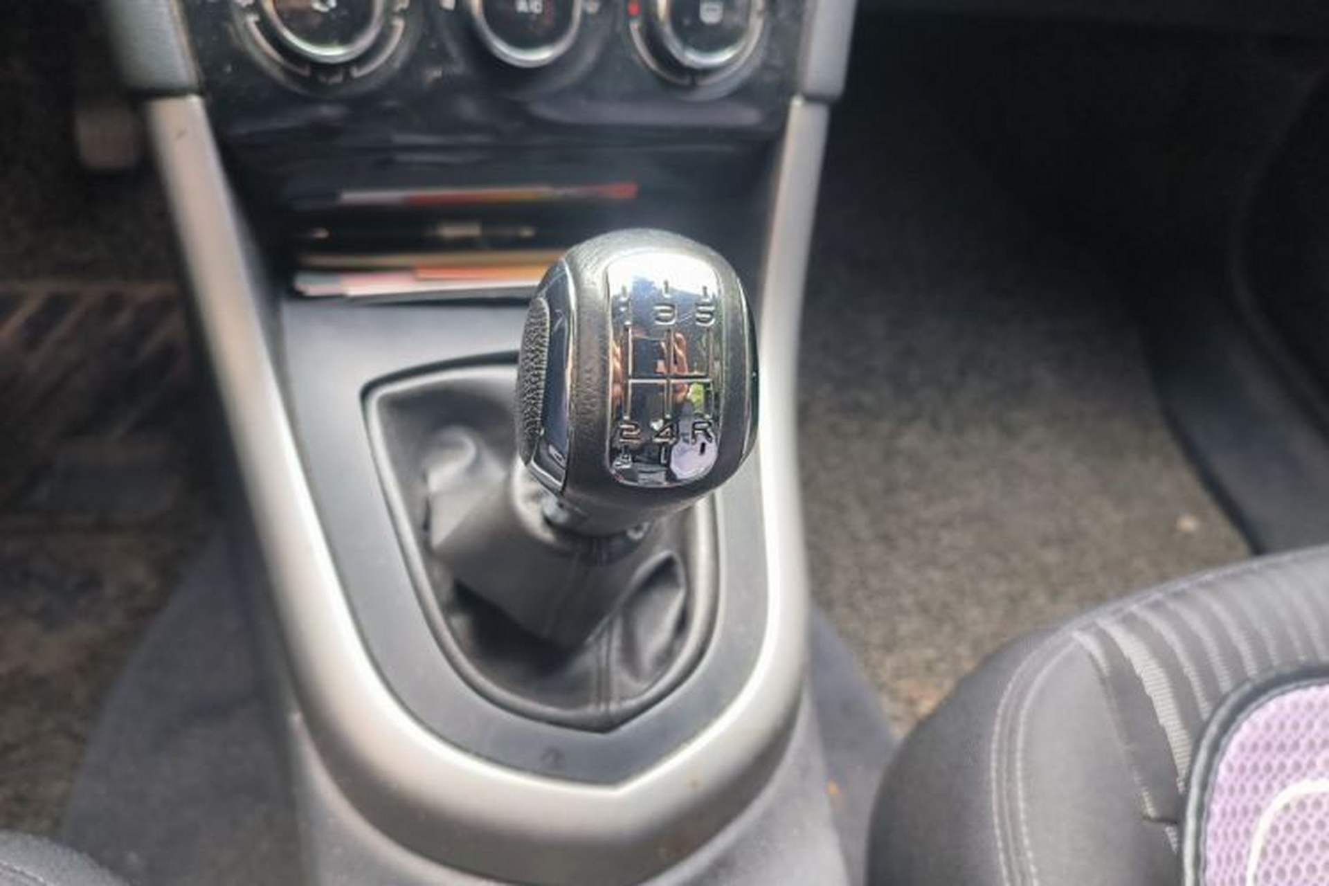 Used Peugeot 408 2013 2.0L Manual Comfort Edition Gear Lever