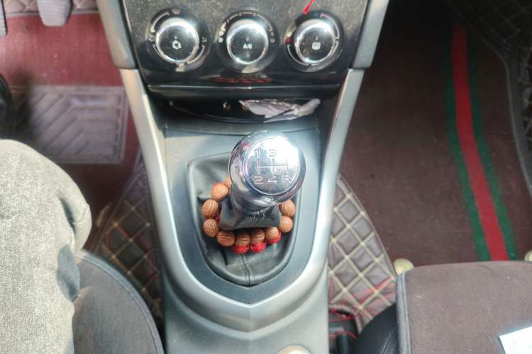 Used Peugeot 408 2013 2.0L Manual Comfort Edition Gear Lever