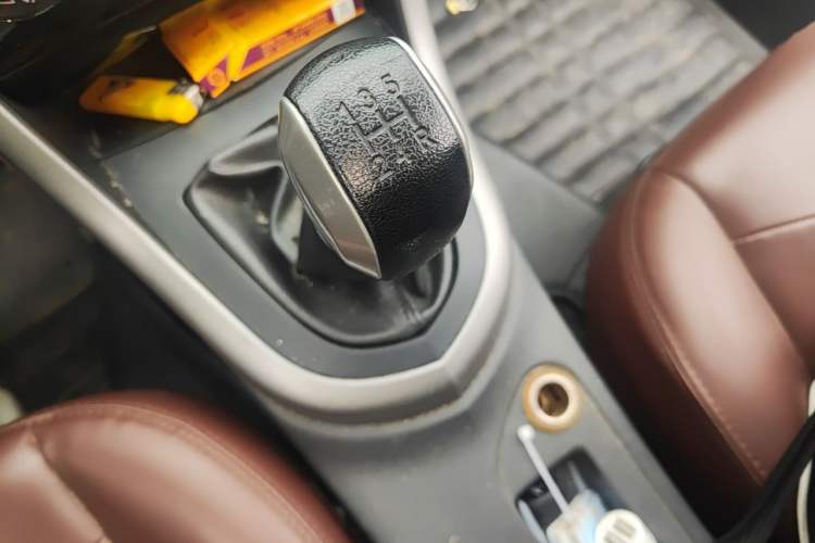 Used Peugeot 408 2013 2.0L Manual Comfort Edition Gear Lever