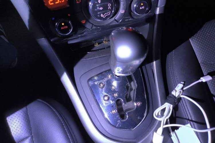 Used Peugeot 408 2013 2.0L Automatic Luxury Edition Gear Lever
