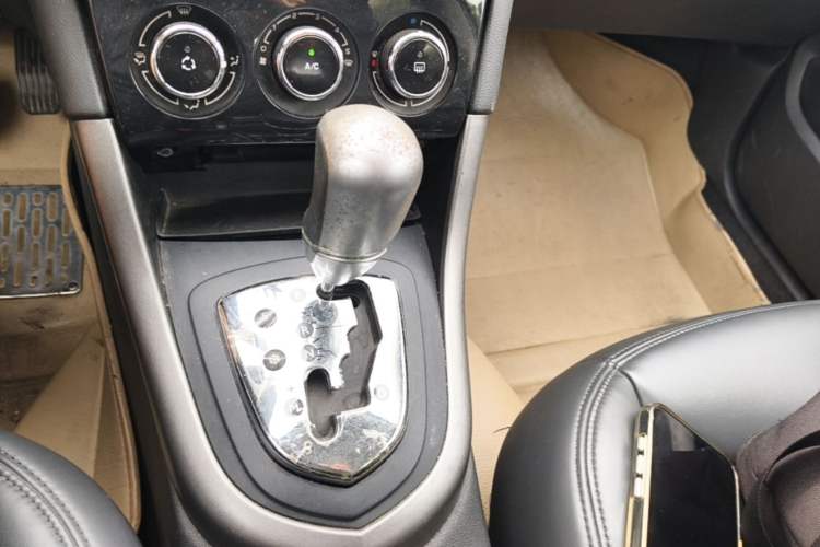 Used Peugeot 408 2013 2.0L Automatic Comfort Edition Gear Lever
