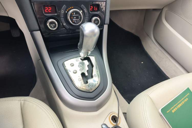Used Peugeot 408 2013 2.0L Connected Car Luxury Edition Gear Lever