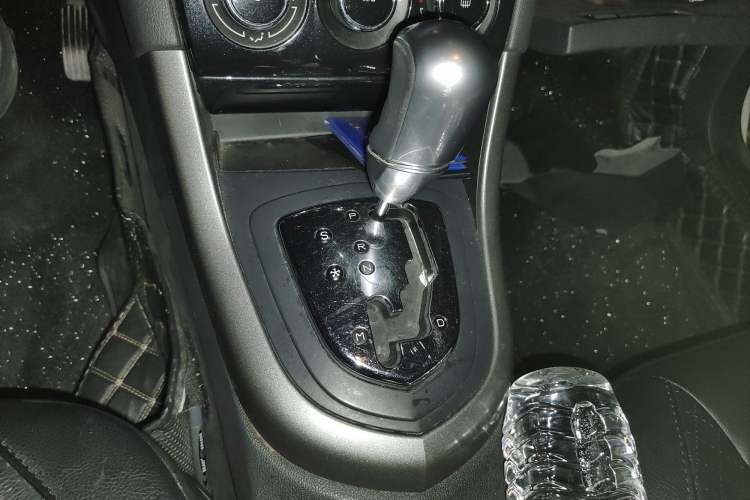 Used Peugeot 408 2013 1.6L Automatic Comfort Edition Gear Lever
