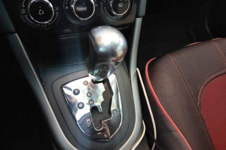 Used Peugeot 408 2013 2.0L Automatic Comfort Edition Gear Lever