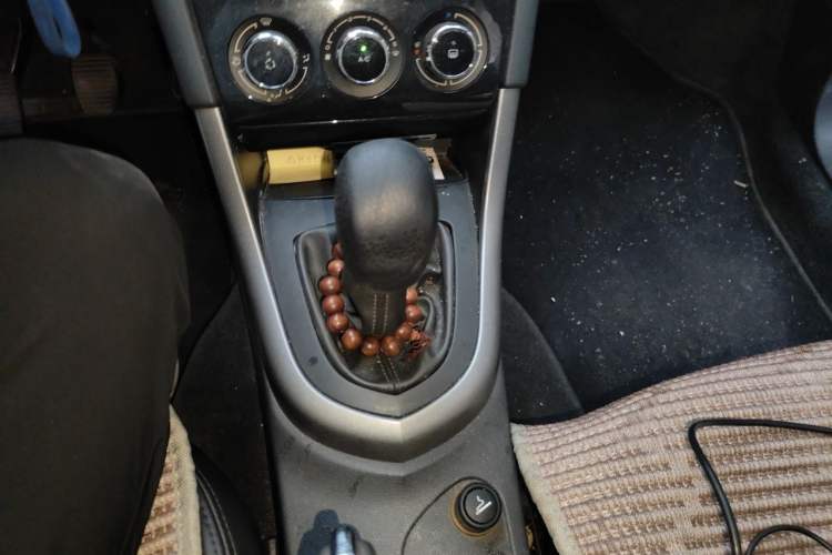 Used Peugeot 408 2013 1.6L Manual Comfort Edition Gear Lever