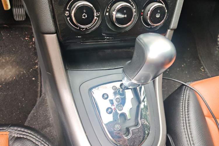 Used Peugeot 408 2013 2.0L Automatic Comfort Edition Gear Lever