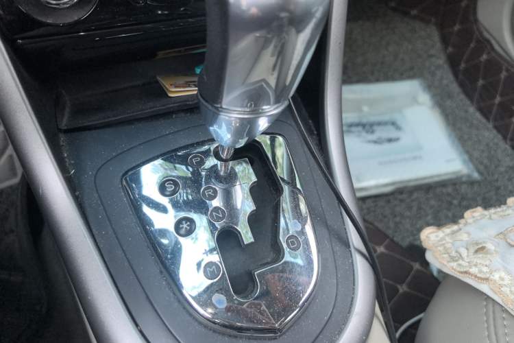 Used Peugeot 408 2013 2.0L Automatic Luxury Edition Gear Lever
