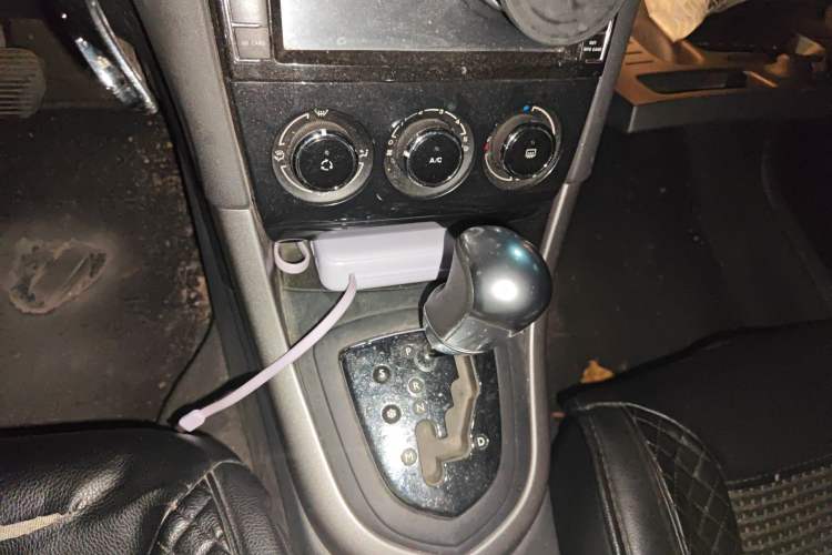 Used Peugeot 408 2013 2.0L Automatic Comfort Edition Gear Lever