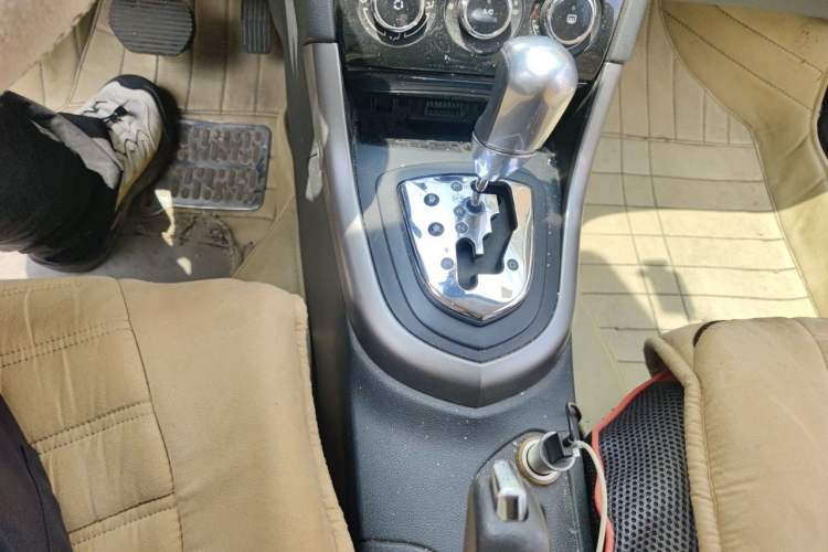 Used Peugeot 408 2013 2.0L Automatic Comfort Edition Gear Lever