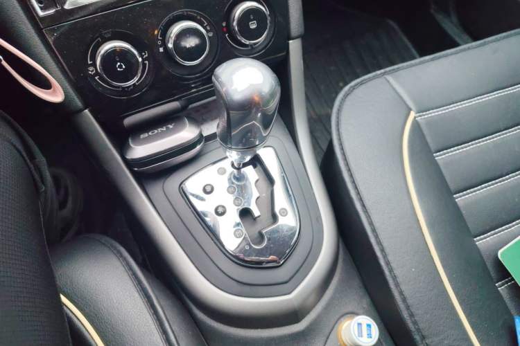Used Peugeot 408 2013 2.0L Automatic Comfort Edition Gear Lever