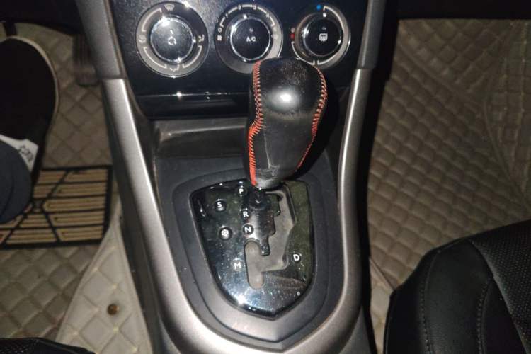 Used Peugeot 408 2013 2.0L Automatic Comfort Edition Gear Lever
