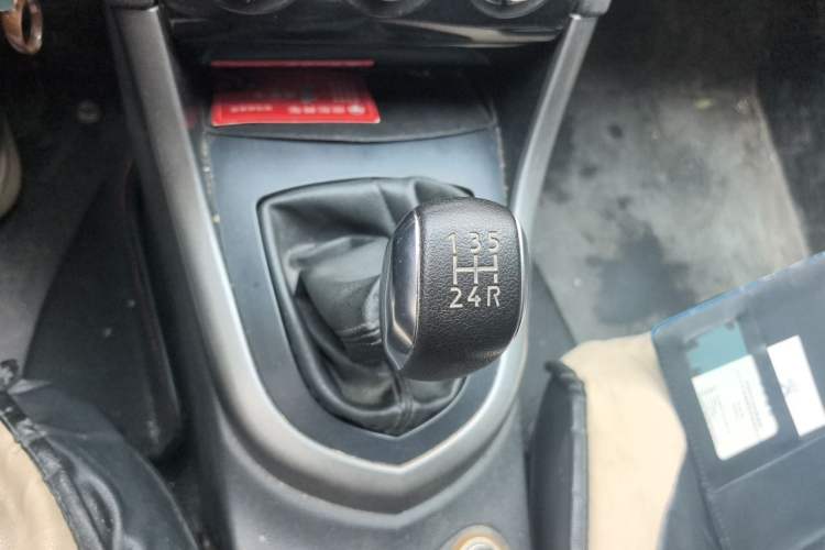 Used Peugeot 408 2013 1.6L Manual Comfort Edition Gear Lever