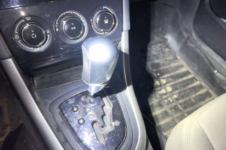 Used Peugeot 408 2013 2.0L Automatic Comfort Edition Gear Lever