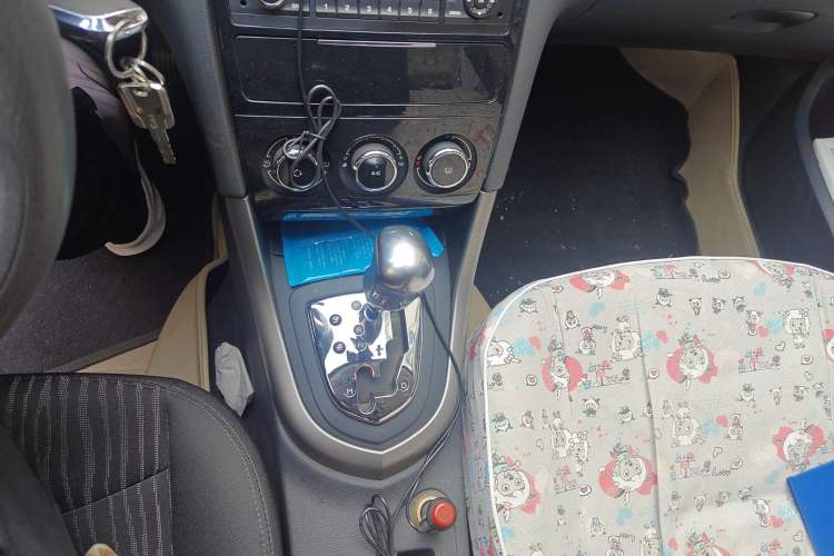 Used Peugeot 408 2013 1.6L Automatic Comfort Edition Gear Lever