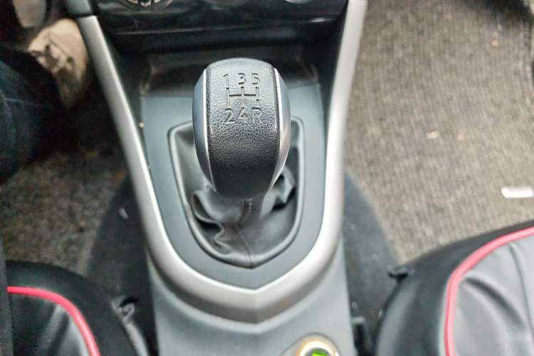 Used Peugeot 408 2013 1.6L Manual Comfort Edition Gear Lever