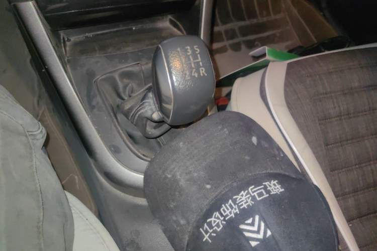 Used Peugeot 408 2013 2.0L Manual Comfort Edition Gear Lever