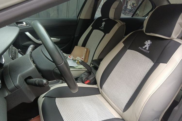 Used Peugeot 408 2013 2.0L Automatic Luxury Edition Interior 2