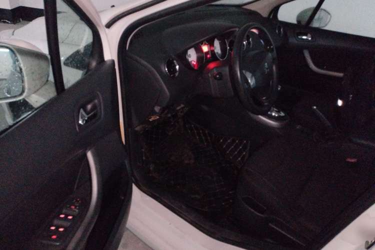 Used Peugeot 408 2013 2.0L Automatic Comfort Edition Interior 3