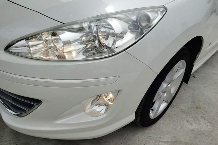 Used Peugeot 408 2013 2.0L Manual Comfort Edition Left Front Headlight