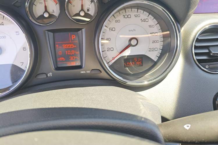 Used Peugeot 408 2013 2.0L Automatic Luxury Edition Odometer Close Up