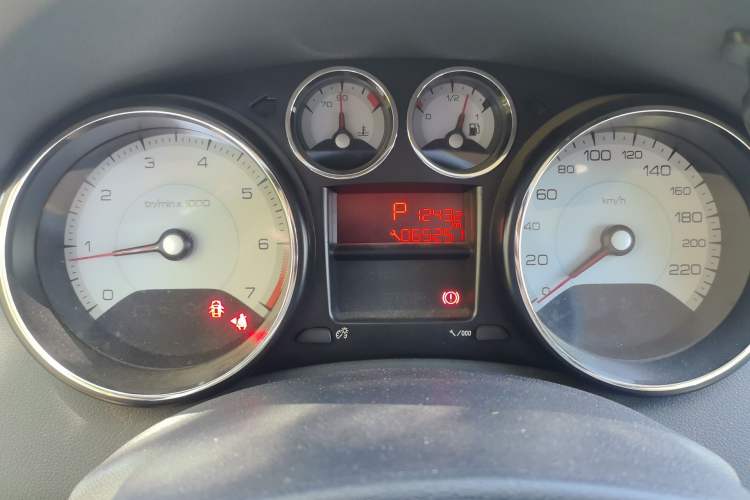 Used Peugeot 408 2013 2.0L Automatic Comfort Edition Odometer Close Up