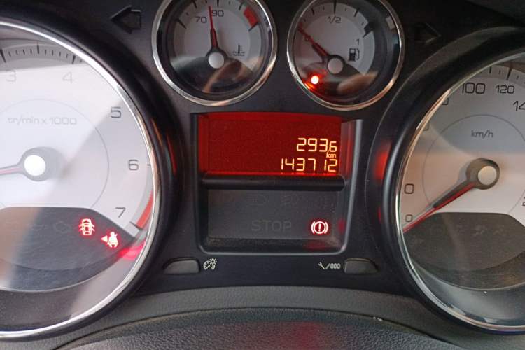 Used Peugeot 408 2013 2.0L Manual Comfort Edition Odometer Close Up