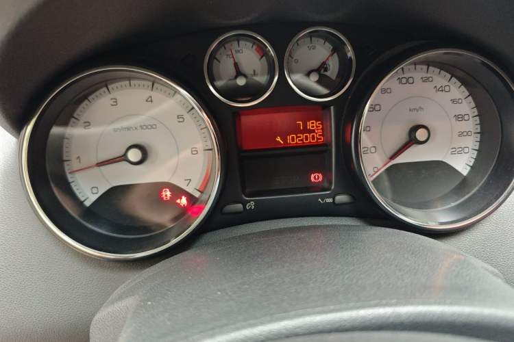Used Peugeot 408 2013 2.0L Manual Comfort Edition Odometer Close Up