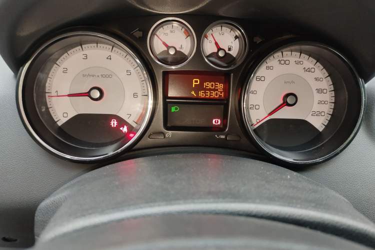 Used Peugeot 408 2013 2.0L Automatic Comfort Edition Odometer Close Up