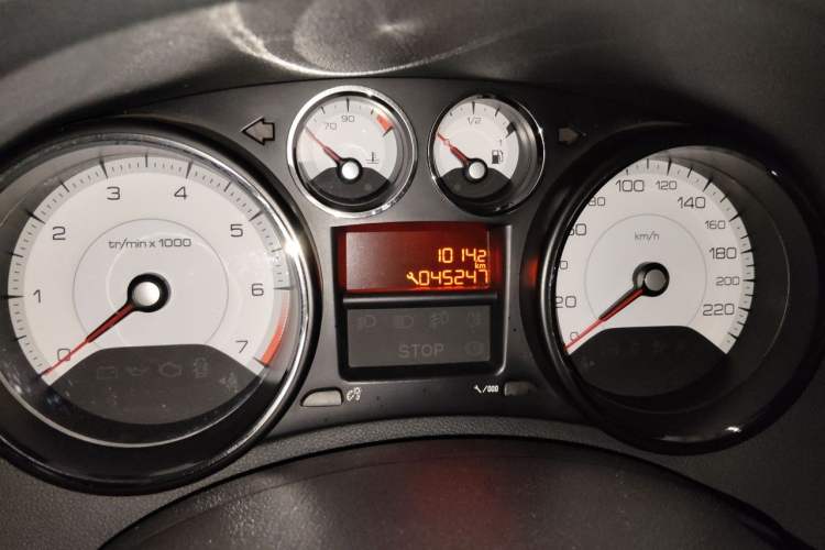 Used Peugeot 408 2013 2.0L Automatic Comfort Edition Odometer Close Up