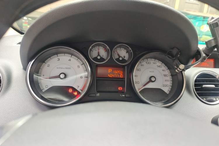 Used Peugeot 408 2013 2.0L Automatic Comfort Edition Odometer Close Up