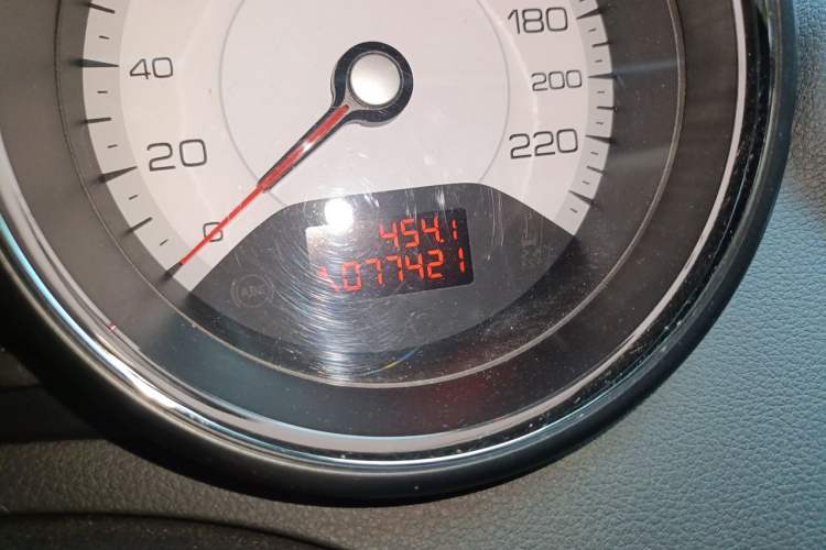 Used Peugeot 408 2013 2.0L Automatic Luxury Edition Odometer Close Up