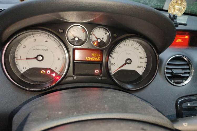 Used Peugeot 408 2013 1.6L Manual Comfort Edition Odometer Close Up