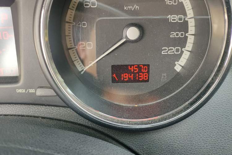 Used Peugeot 408 2013 2.0L Automatic Comfort Edition Odometer Close Up
