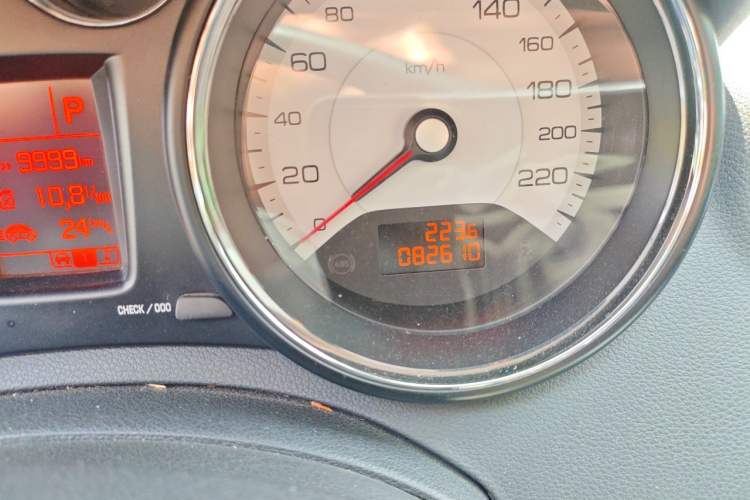 Used Peugeot 408 2013 2.0L Automatic Luxury Edition Odometer Close Up