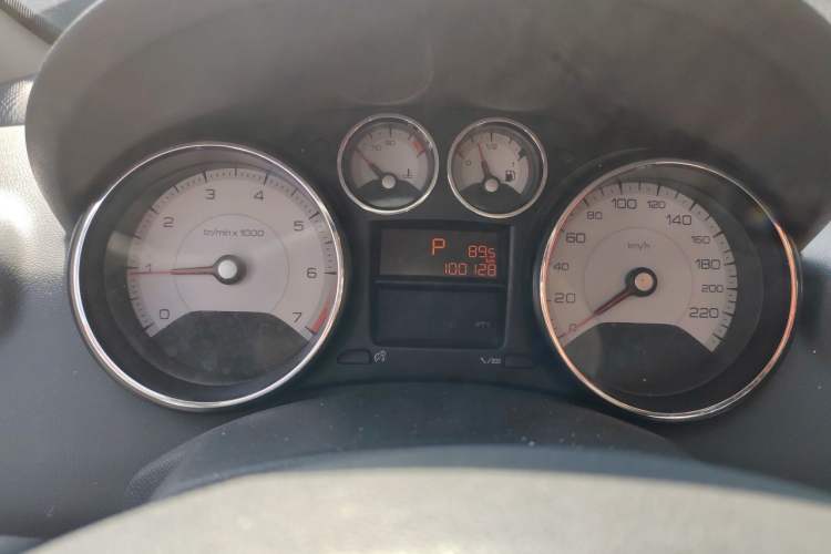 Used Peugeot 408 2013 2.0L Automatic Comfort Edition Odometer Close Up