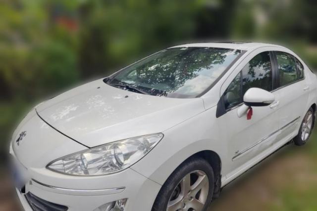Ojetý Peugeot 408 2013 2.0L Automatic Luxury Edition