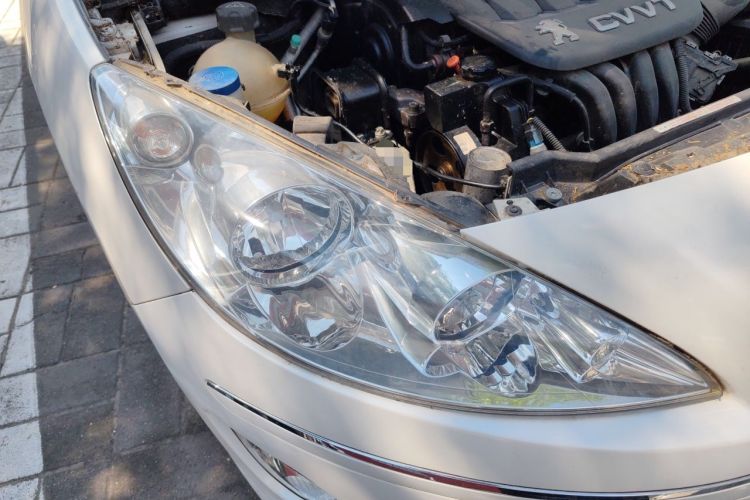 Used Peugeot 408 2013 2.0L Automatic Comfort Edition Right Front Headlight