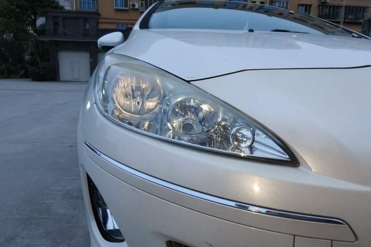 Used Peugeot 408 2013 2.0L Automatic Comfort Edition Right Front Headlight