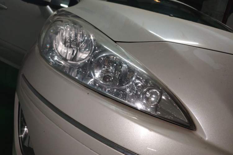 Used Peugeot 408 2013 2.0L Automatic Comfort Edition Right Front Headlight
