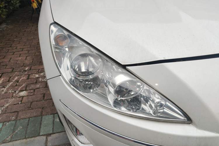 Used Peugeot 408 2013 2.0L Automatic Comfort Edition Right Front Headlight