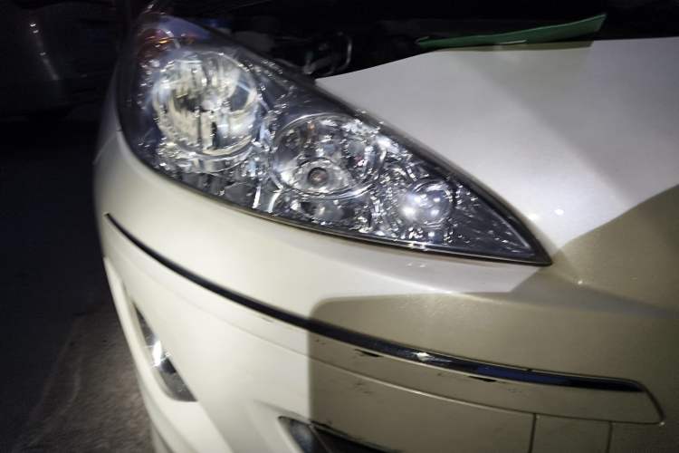 Used Peugeot 408 2013 2.0L Automatic Comfort Edition Right Front Headlight