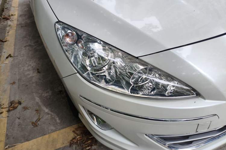 Used Peugeot 408 2013 2.0L Automatic Comfort Edition Right Front Headlight