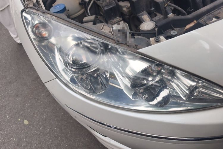 Used Peugeot 408 2013 2.0L Automatic Comfort Edition Right Front Headlight
