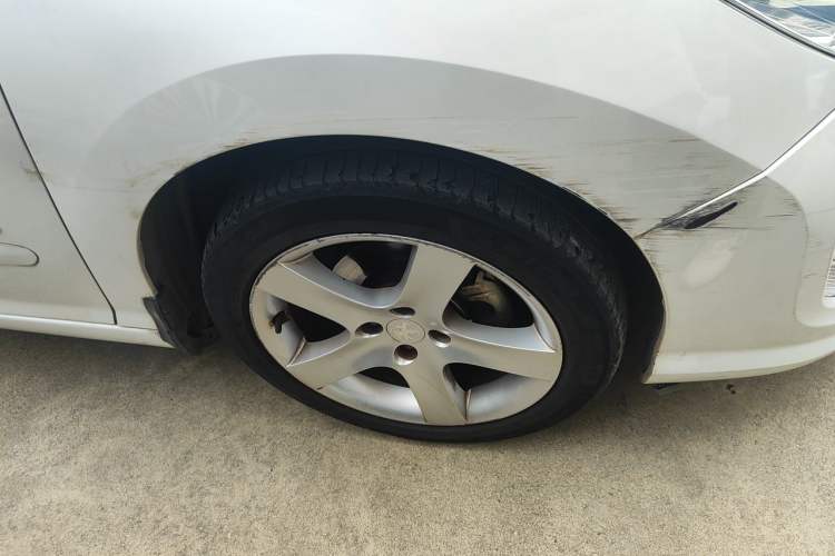 Used Peugeot 408 2013 2.0L Automatic Comfort Edition Right Front Wheel Hub