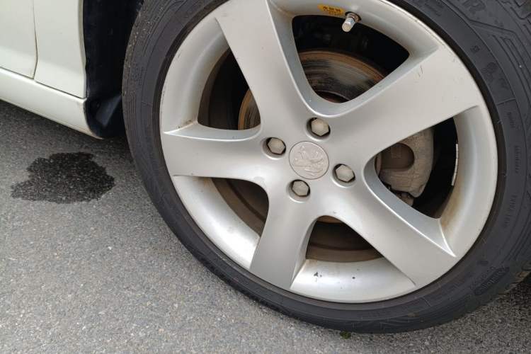 Used Peugeot 408 2013 2.0L Automatic Comfort Edition Right Front Wheel Hub