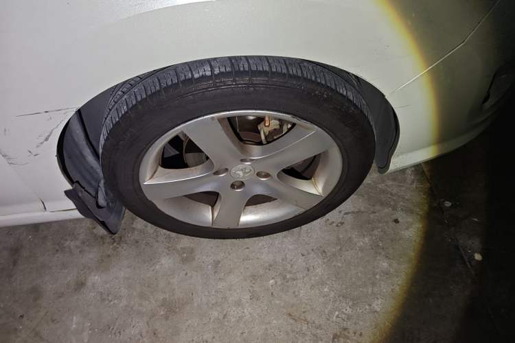 Used Peugeot 408 2013 2.0L Automatic Comfort Edition Right Front Wheel Hub