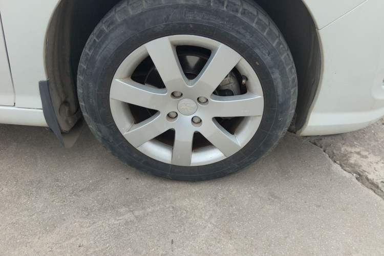 Used Peugeot 408 2013 1.6L Manual Comfort Edition Right Front Wheel Hub
