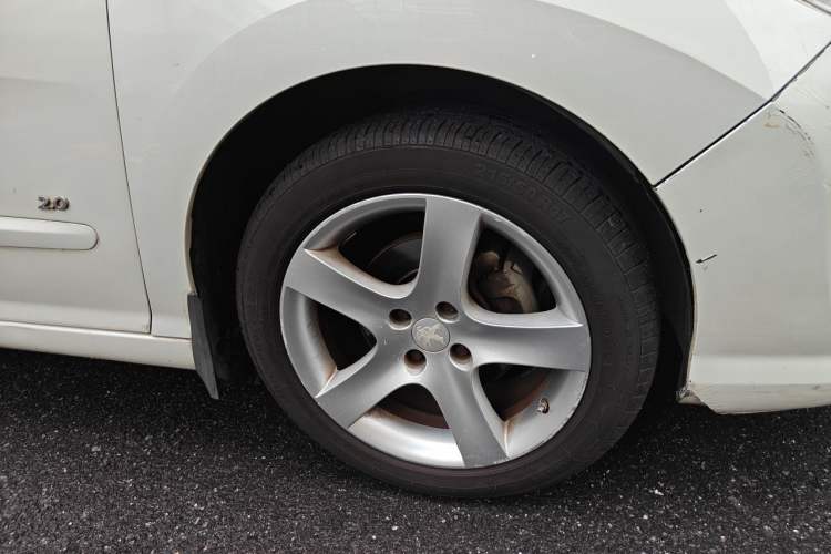 Used Peugeot 408 2013 2.0L Automatic Comfort Edition Right Front Wheel Hub
