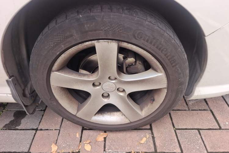 Used Peugeot 408 2013 2.0L Automatic Comfort Edition Right Front Wheel Hub