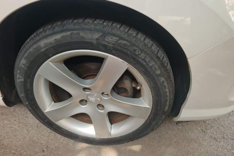 Used Peugeot 408 2013 2.0L Manual Comfort Edition Right Front Wheel Hub